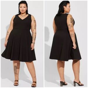 Torrid At The Knee Studio Refined Crepe Skater Dress NWT [1144]